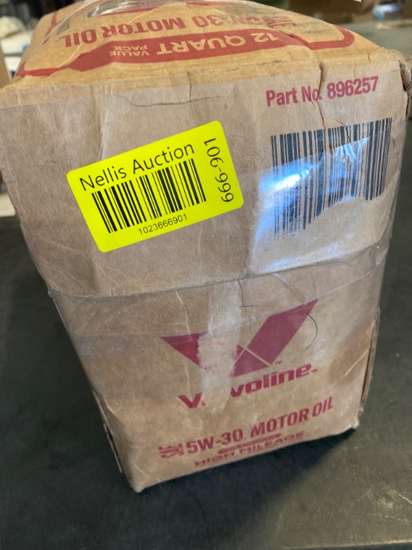 Photo 3 of Valvoline Advanced Full Synthetic 5W-30 12 QT Garage Box
