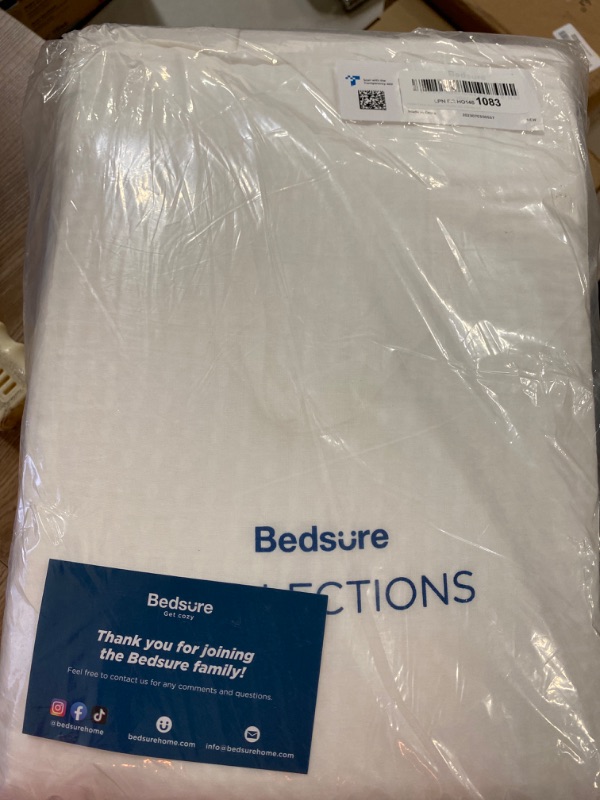 Photo 3 of Bedsure Cotton Duvet Cover King - 100% Cotton Waffle Weave Coconut White Duvet Cover King Size, Soft and Breathable Duvet Cover Set for All Season (King, 104"x90")
