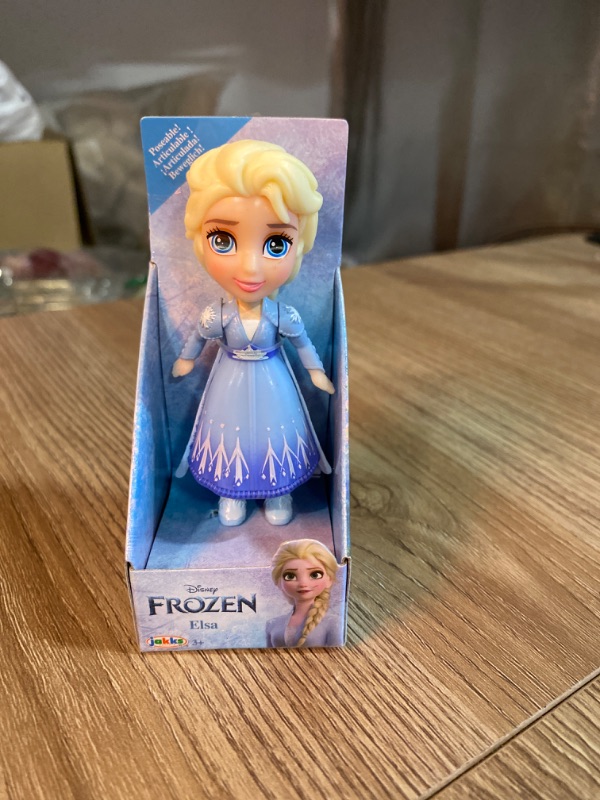 Photo 2 of Frozen Elsa Travel Mini 3inch Doll