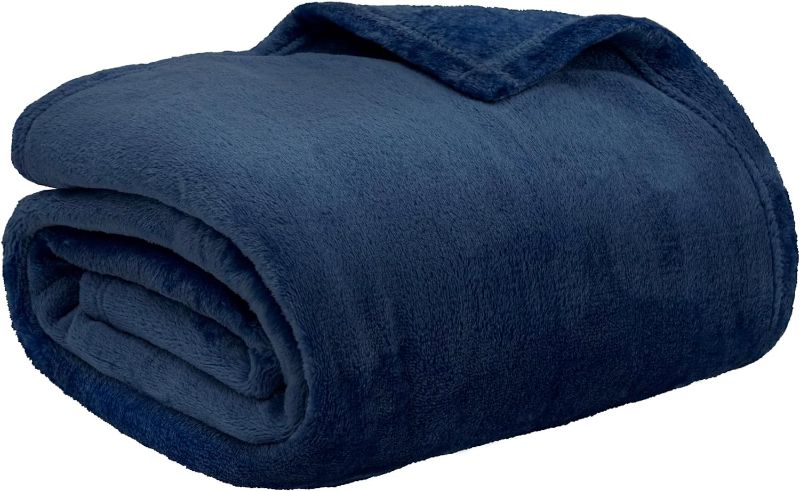 Photo 2 of PAVILIA Navy Blue Fleece Throw Blanket for Couch, Dark Blue Super Soft Fuzzy Flannel Throw for Sofa, Luxury Plush Microfiber Bed Blanket, Cozy Home Decorative Velvet Gift Blanket, 50x60
