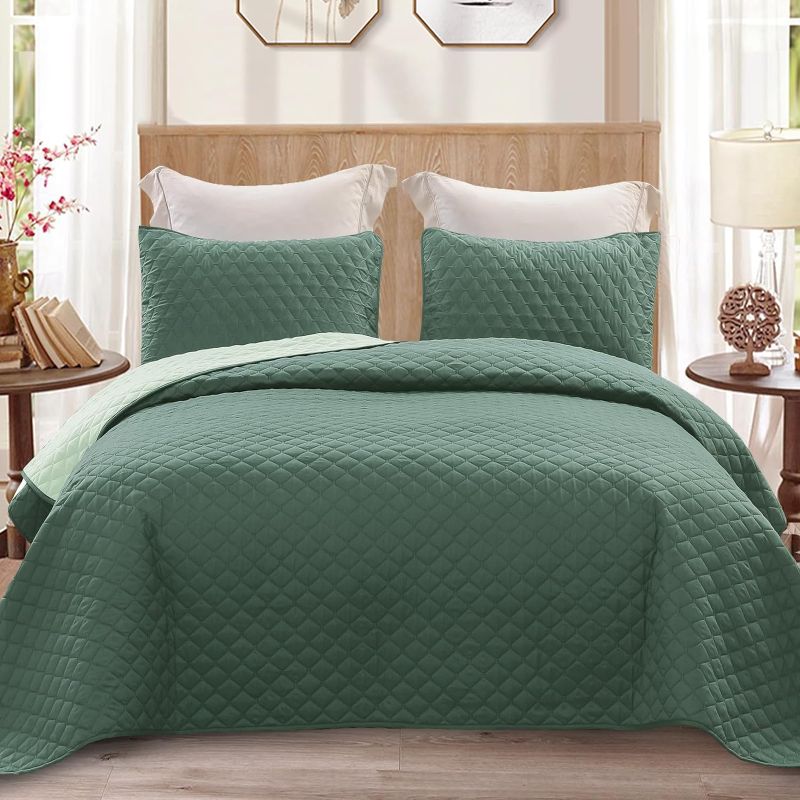 Photo 1 of Exclusivo Mezcla Ultrasonic Full Queen Quilt Bedding Set with Pillow Shams, Lightweight Quilts Queen Size, Soft Bedspreads Bed Coverlets for All Seasons - (Dark Green, 90"x96")
