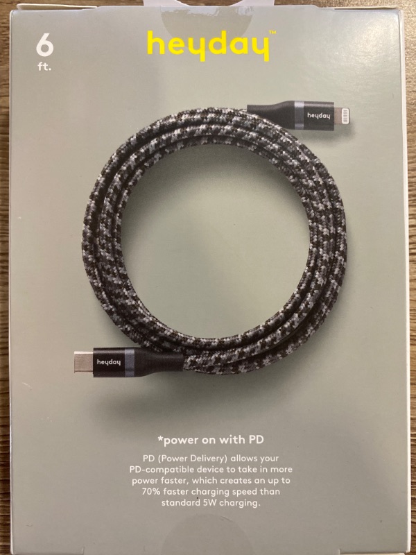 Photo 2 of Lightning to USB-C Braided Cable - heyday™
