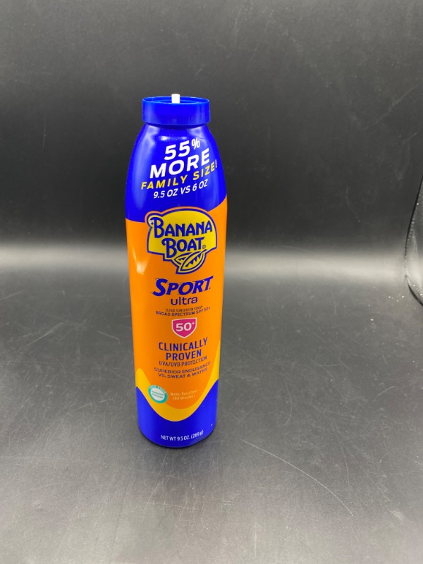 Photo 2 of Banana Boat Ultra Sport Clear Sunscreen Spray
