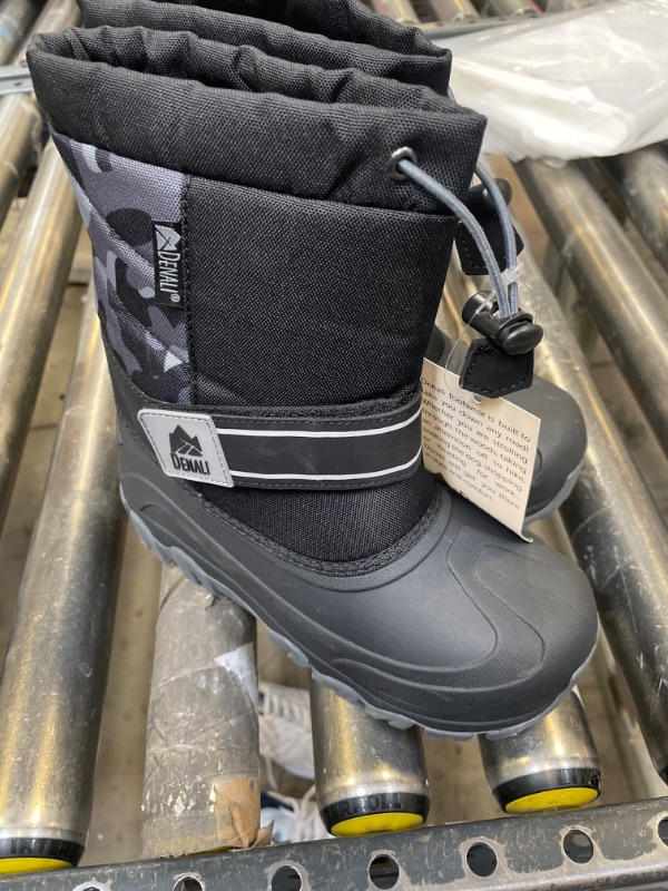 Photo 1 of Denali Boulder II/III Boys' Cold-Weather Snow Boots SZ 2
