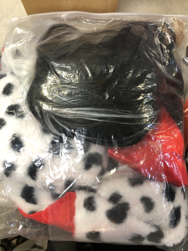 Photo 2 of  Halloween Costume Women 2022 - Black and White Wig,Dalmatian Shawl,Red Gloves,Necklace and Wig Cap Accessories for Adult (Short Wig)
Pattern Name:Short Wig