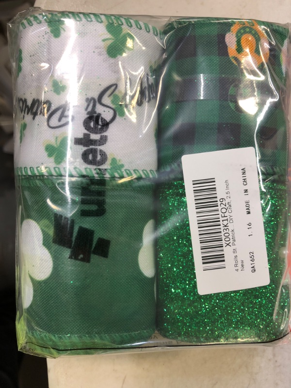 Photo 2 of 4 Rolls 24 Yards St. Patrick's Day Wired Ribbon 2.5 Inch Green Buffalo Plaid Checkered Ribbon Shamrock Irish Style Fabric Glitter Ribbon for Party Gift Wrapping Wreath DIY Craft