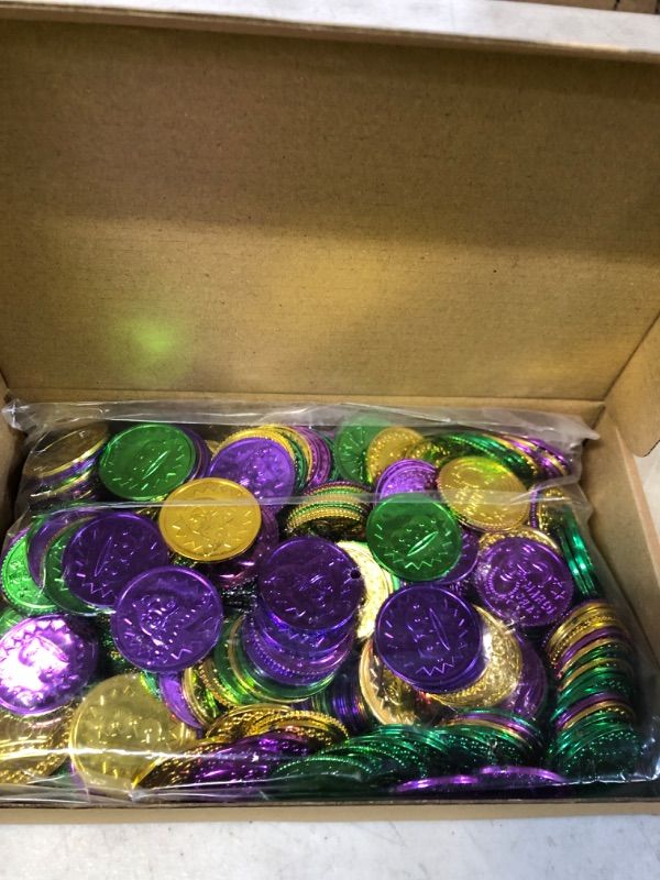 Photo 2 of 300 Pcs Mardi Gras Coins Plastic Gold Coins Mardi Gras Decorations Treasure Coins for St. Patricks Day, Mardi Gras Themed Parties Carnival Party Supplies, Game Prop