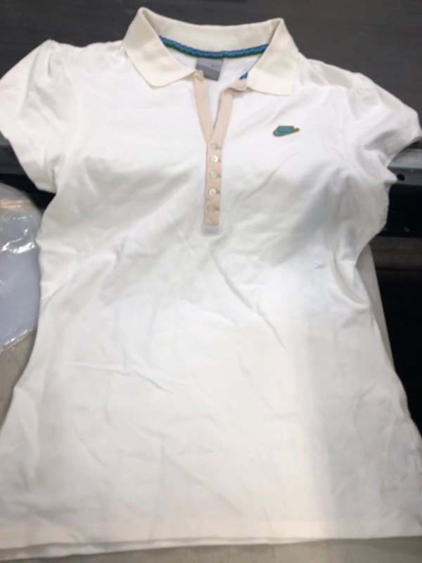 Photo 1 of  Size XL--Girls' Short Sleeve Nike Shirt 