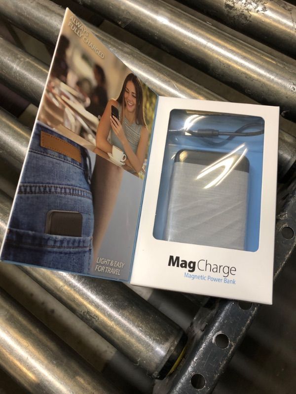 Photo 2 of Wholesale Bluestone MagCharge Magnetic Power Bank
