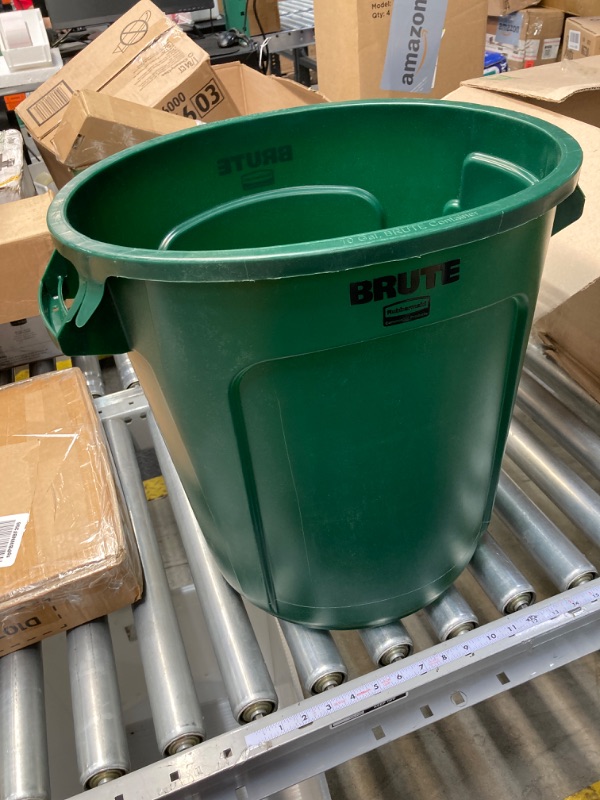 Photo 2 of ***MISSING LID*** Rubbermaid Commercial Products BRUTE Heavy-Duty Round Trash/Garbage Can, 10-Gallon, Green, Outdoor Waste Container for Home/Garage/Mall/Office/Stadium/Bathroom Green 10 Gallon 1 Pack Can