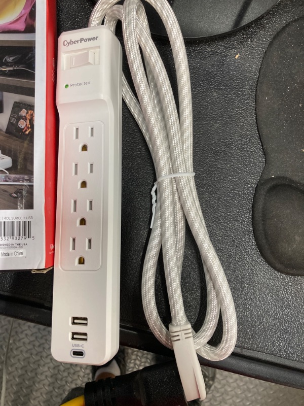 Photo 2 of 5 ft. 2 USB-A, 1 USB-C 1500J 4-Outlet Surge Protector