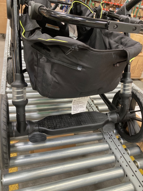 Photo 4 of Evenflo Pivot Xplore All-Terrain Stroller Wagon (Wayfarer Black)