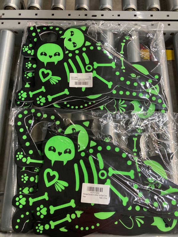 Photo 1 of ***Bundle of 2***Halloween Decorations Outdoor Yard Signs, 5 Pcs Glow in The Dark Skeleton Cat, Halloween Yard Signs with Stakes for Lawn Garden Front Yard Decorations - Outside Halloween Decorations Green
