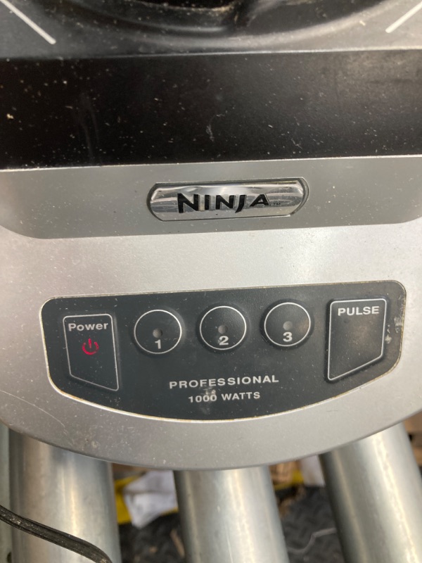 Photo 4 of ***NEEDS TO BE CLEANED **Ninja NJ601AMZ Professional Blender with 1000-Watt Motor & 72 oz Dishwasher-Safe Total Crushing Pitcher for Smoothies, Shakes & Frozen Drinks, Black