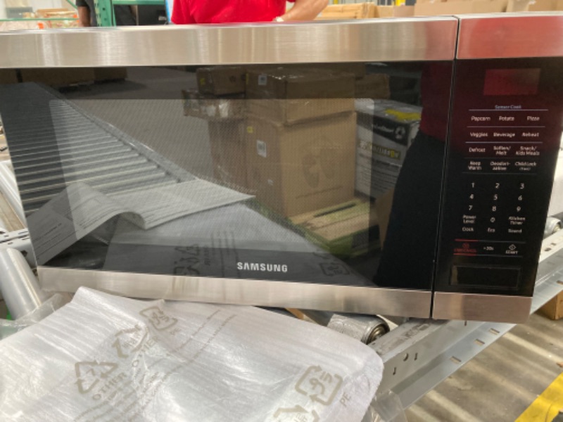 Photo 1 of ***WONT TURN ON **Samsung Electronics Samsung MS19M8000AS/AA Large Capacity Countertop Microwave Oven with Sensor and Ceramic Enamel Interior, Stainless Steel, 1.9 cubic feet