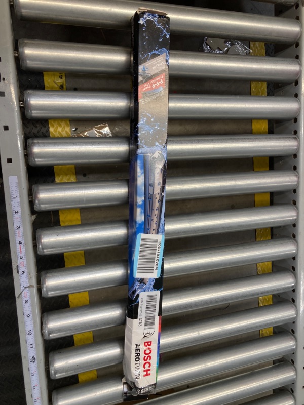 Photo 1 of Bosch Aerotwin 3397007620 Original Equipment Replacement Wiper Blade - 24"/19" (Set of 2)
