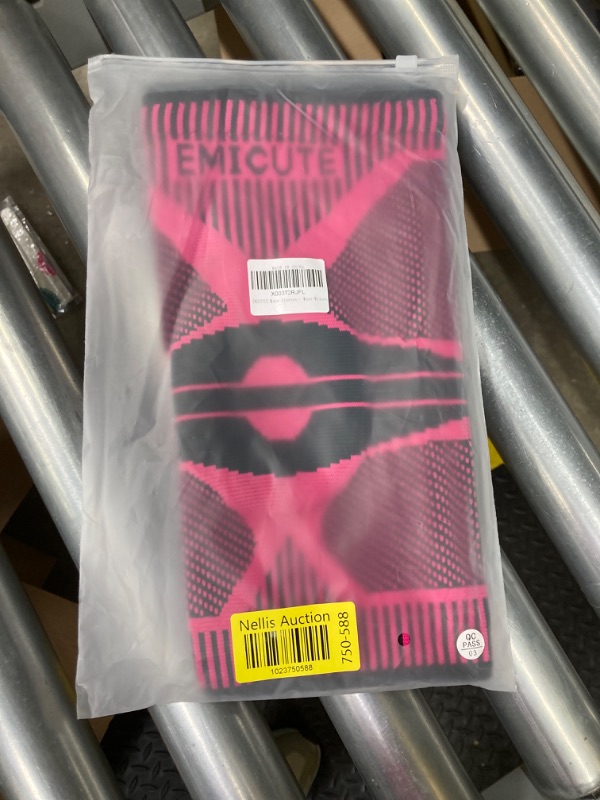 Photo 1 of *** PINK *** EMICUTE Knee Brace - Knee Sleeves for Women Men - Support for Knee Pain Relief for Joint Pain, Arthritis, ACL, MCL, Meniscus Tear.
