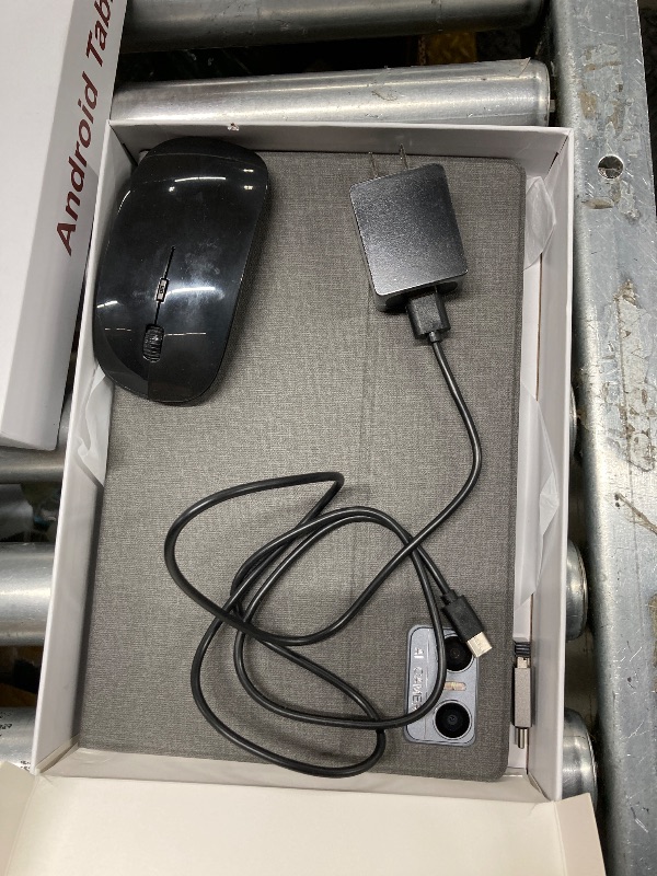 Photo 1 of ***(UNABLE TO ACCESS -SELLING AS IS)***
Tablet 10 Inch Tablet with Keyboard 5G WIFI Tablet Android 11 Quad Core Processor 1280x 800 IPS Tablet with 4GB RAM 64GB ROM/13MP+5MP Camera Bluetooth