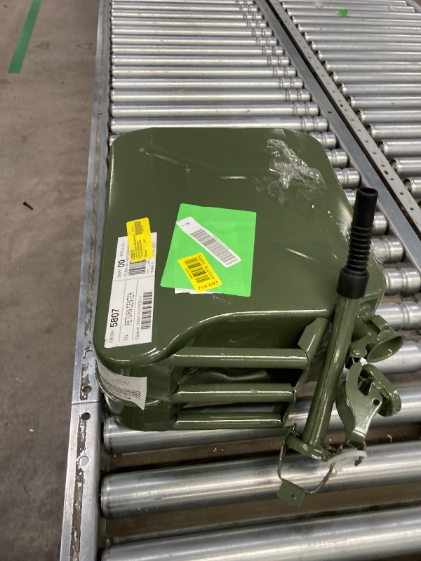 Photo 1 of **LEAKS**
Ktaxon Jerry Can Emergency Backup Caddy Tank, 5 gal 20L Capacity