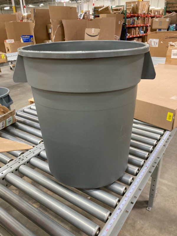 Photo 1 of Boardwalk 32GLWRGRA Round Waste Receptacle LLDPE 32 gal Gray