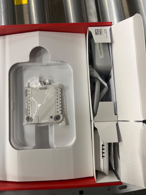 Photo 1 of ***ITEM IS NOT FUNCTIONAL*** Honeywell Home T9 WiFi Smart Thermostat with 1 Smart Room Sensor, Touchscreen Display, Alexa and Google Assist A. Wi-Fi Thermostat w/Sensor