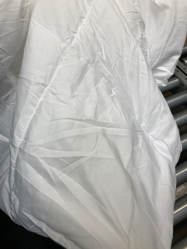 Photo 3 of Utopia Bedding Down Alternative Comforter (King, White) - All Season Comforter - Plush Siliconized Fiberfill Duvet Insert - Box Stitched White King