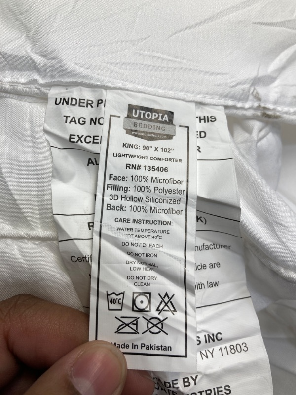 Photo 5 of Utopia Bedding Down Alternative Comforter (King, White) - All Season Comforter - Plush Siliconized Fiberfill Duvet Insert - Box Stitched White King