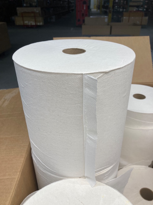 Photo 3 of ***MISSING PIECES*** Scott® Essential Universal High-Capacity Hard Roll Towels (01000), with Absorbency Pockets™, 1.5" Core, White, (1,000'/Roll, 12 Rolls/Case, 12,000'/Case) 12 rolls x 1,000'