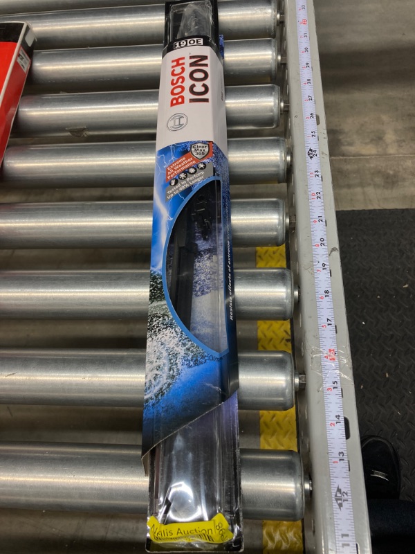 Photo 3 of Bosch 19OE Wiper Blade