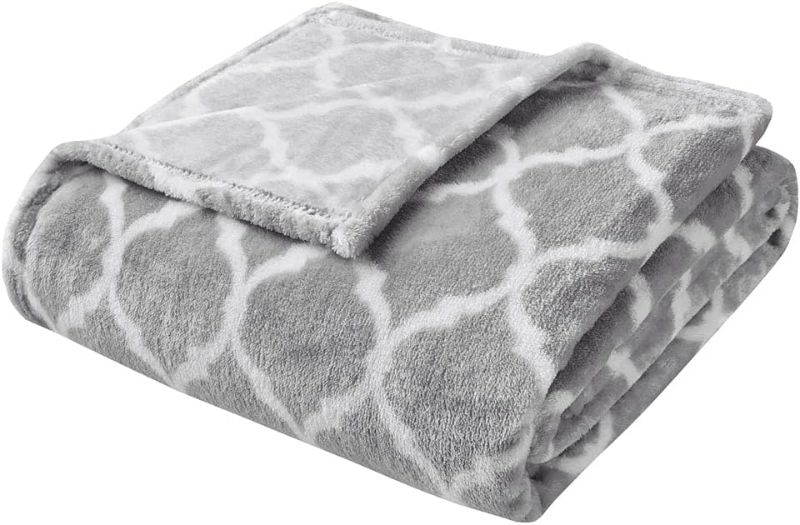 Photo 3 of Gracie Mills Graig Modern Ogee Print Microlight Oversized Plush Throw Blanket