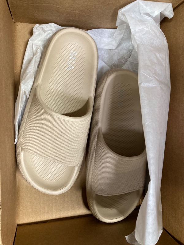 Photo 3 of MIA slides size 8