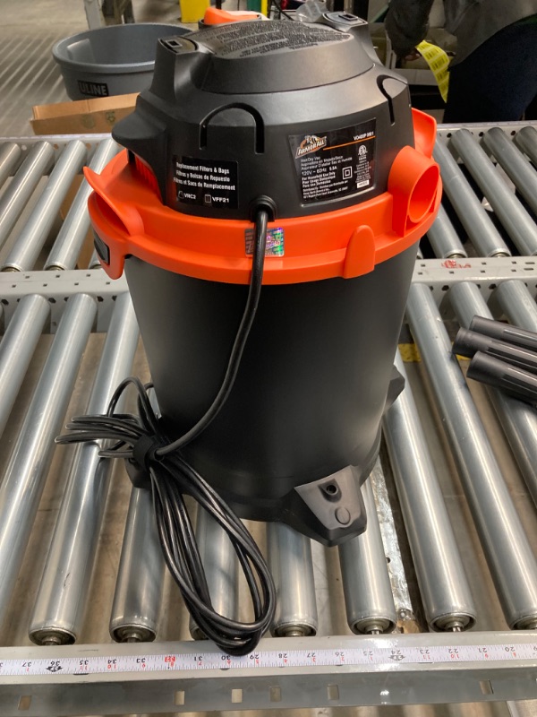 Photo 4 of Armor All VO405P 0901 4 Gallon Wet/Dry Vac 2.0 Peak HP Shop Vacuum with Nozzles & Brush,Black/Orange Style 1