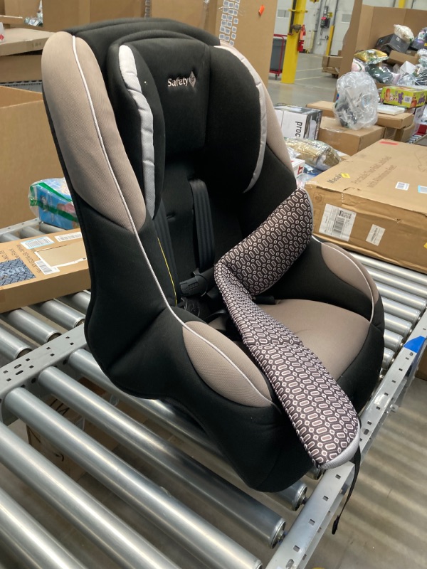 Photo 2 of Safety 1st Guide 65 Convertible Car Seat, Chambers, Black https://a.co/d/dNbLsQa