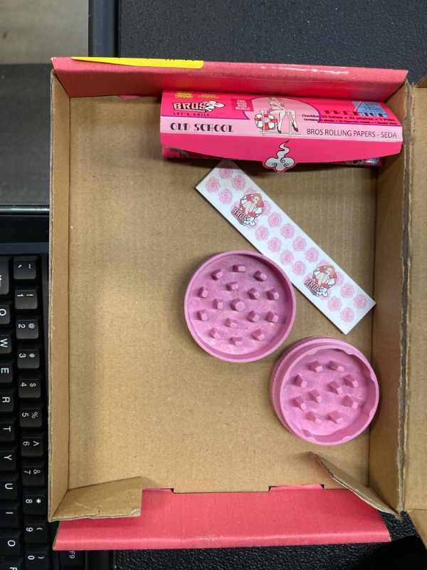 Photo 1 of  Grinder And Tray Set, Grinder Kit and Accessories(Pink)