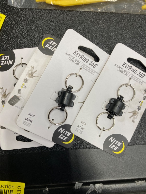 Photo 3 of (**PACK OF 4 **) Nite Ize Polycarbonate Keyring 360 Magnetic Quick Connector, Magnetic Locking Split Rings for Keys