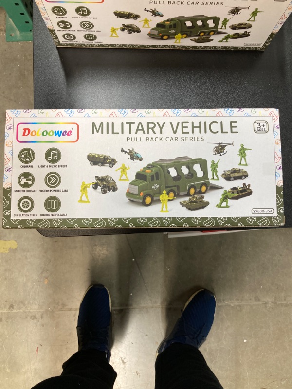 Photo 2 of Doloowee 14 in 1 Green Military Truck Toys, Army Tanks Set with Soldier Men, Army Men Toys, Military Truck Toy with Lights and Sounds, Gifts for Toddler Kids Boys Ages 3+ 14 in 1 Military Trucks