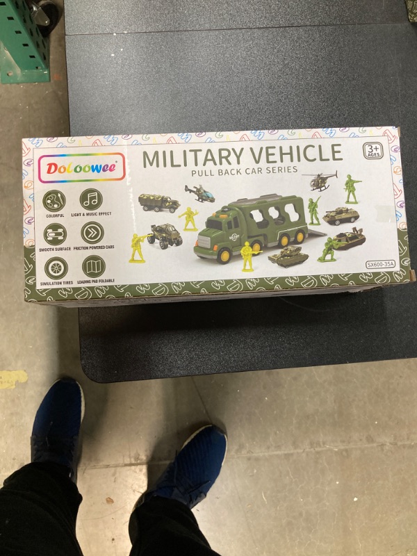 Photo 3 of Doloowee 14 in 1 Green Military Truck Toys, Army Tanks Set with Soldier Men, Army Men Toys, Military Truck Toy with Lights and Sounds, Gifts for Toddler Kids Boys Ages 3+ 14 in 1 Military Trucks