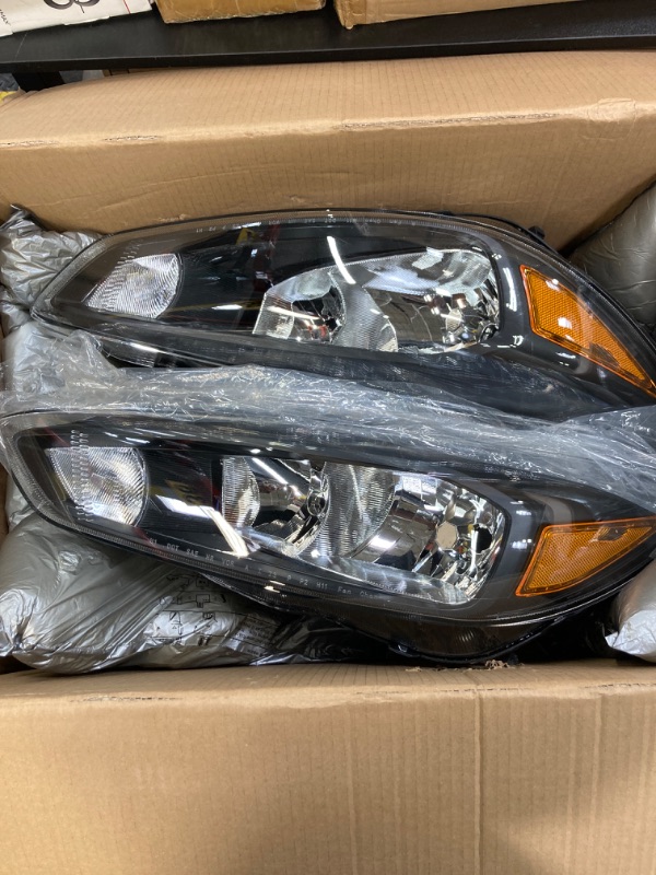 Photo 2 of Pair of Black Housing Amber Corner Headlight Assembly Lamps Compatible with Ford Focus 3rd Gen 15-18 Black Housing Clear Lens