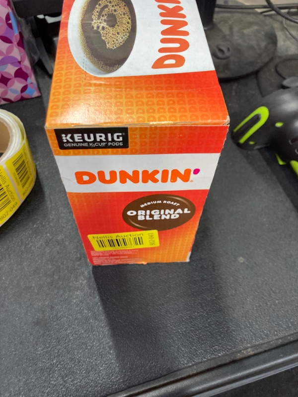 Photo 2 of Dunkin' Original Blend Medium Roast Coffee, 128 Keurig K-Cup Pods Original Blend 32 Count (Pack of 1)