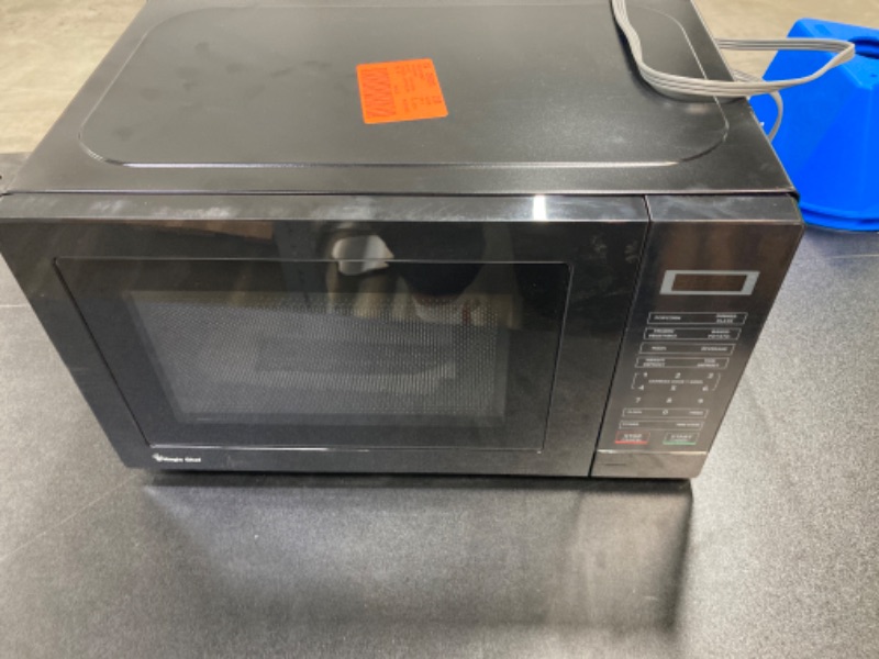 Photo 5 of 0.7 cu. ft. 700-Watt Countertop Microwave in Black