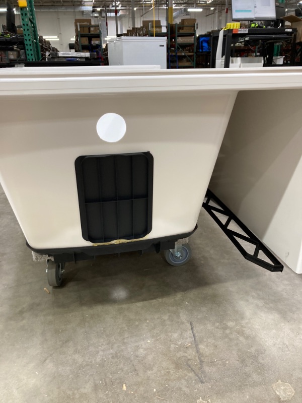 Photo 1 of Delta Classic 500 60 in. x 32 in. Soaking Bathtub with Left Drain in High Gloss White