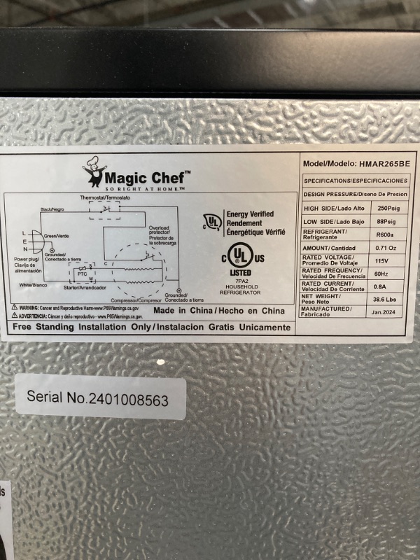 Photo 4 of 2.6 cu. ft. Mini Fridge in Black without Freezer
*****PLEASE ADVISE MINOR DAMAGE TO CORNER****