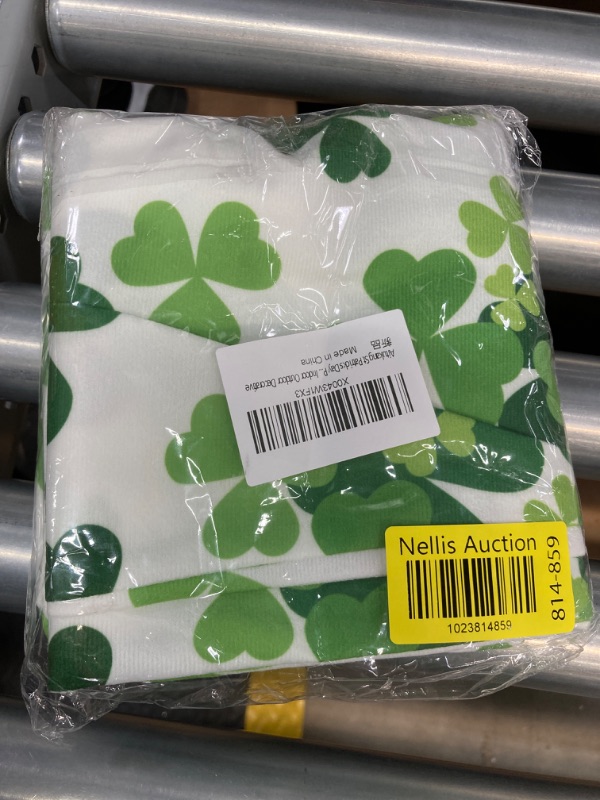 Photo 2 of Aitukang St Patricks Day Pillow Covers 20x20 Set of 2 Green Shamrock St Patrick's Day Throw Pillowcase Home Decorations Cushion Cover for Couch Sofa Bed Farmhouse Indoor Outdoor Decorative