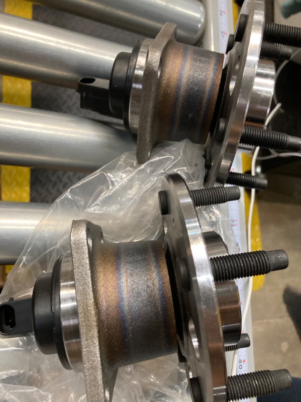 Photo 1 of A premium wheel hub and arm rear side 2pc-Set 