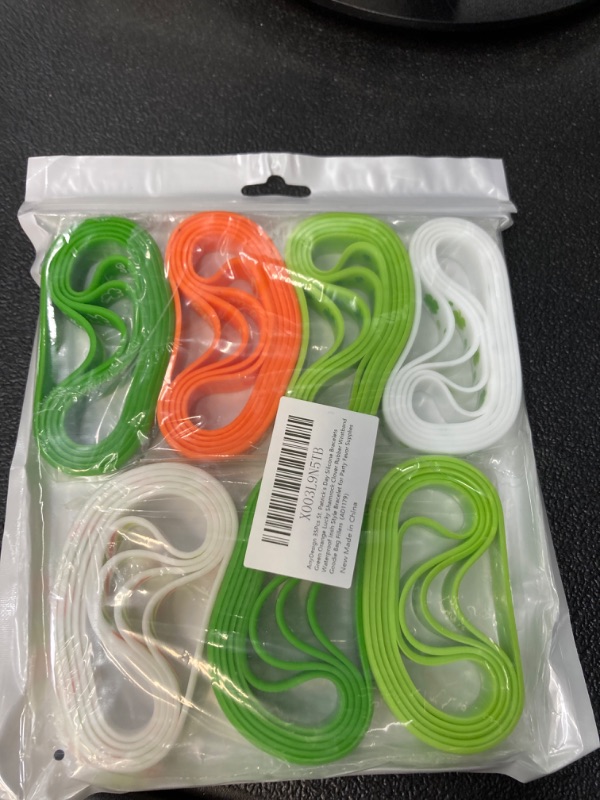 Photo 2 of AnyDesign 35Pcs St. Patrick's Day Silicone Bracelets Green Orange Lucky Shamrock Clover Rubber Wristband Waterproof Irish Style Bracelet for Party Favor Supplies Goodie Bag Fillers