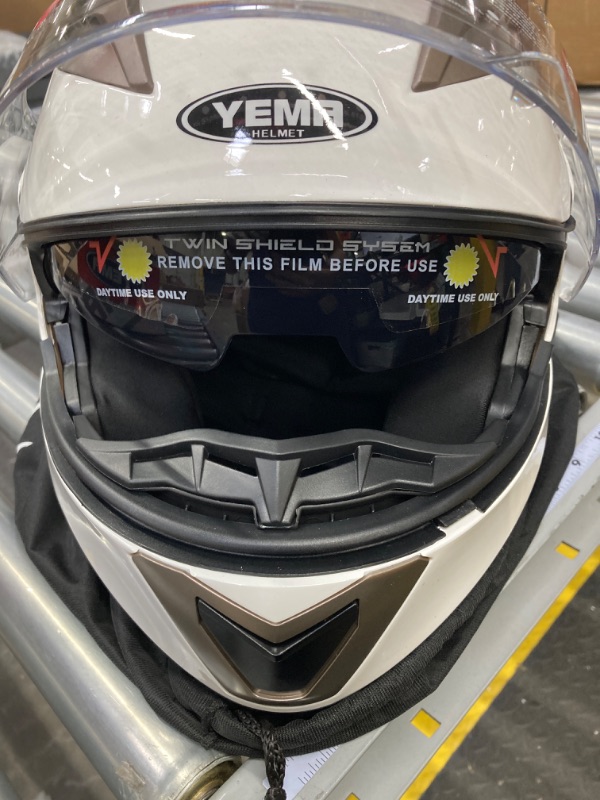 Photo 1 of Motorcycle Modular Full Face Helmet DOT Approved - YEMA YM-925 Motorbike Street Bike Racing Helmet with Sun Visor Medium White