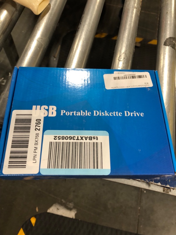 Photo 2 of Floppy Disk Reader, External USB 2.0 & Type C Floppy Disc Reader, Portable 3.5 inch 1.44 MB Floppy Disk Drive for PC Laptop and Desktop with Windows 11/10/8/7/XP
