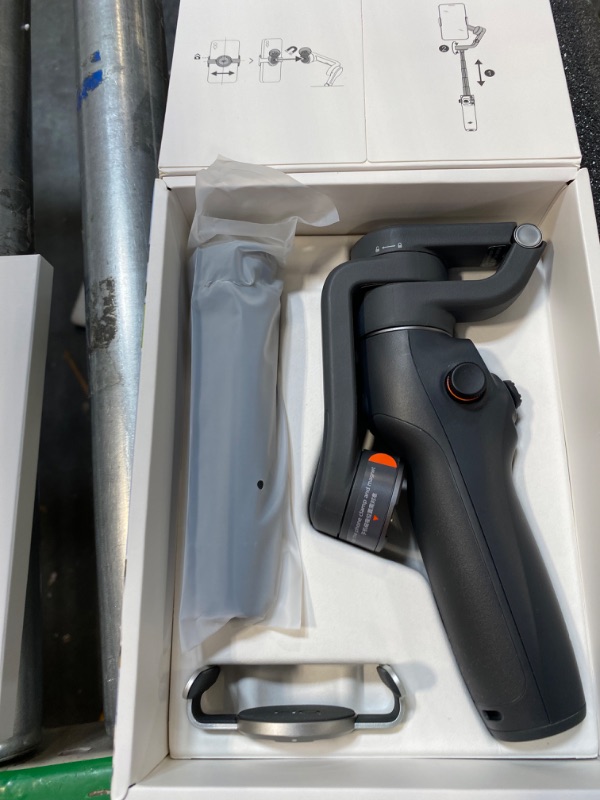 Photo 4 of DJI Osmo Mobile 6 Smartphone Gimbal