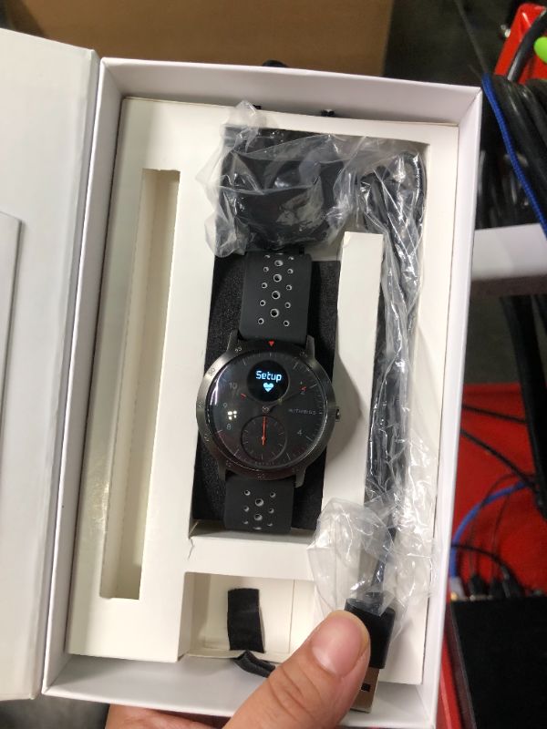 Photo 4 of Withings Steel HR Sport - Multisport hybrid Smartwatch, connected GPS, heart rate, fitness level via VO2 max, activity and sleep tracking, notifications
