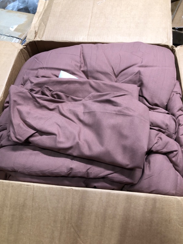 Photo 2 of *SIMILAR COLOR** Full Size Sheet Sets - Breathable Luxury Sheets with Full Elastic & Secure Corner Straps Built In - 1800 Supreme Collection Extra Soft Deep Pocket Bedding Set, Sheet Set, Full, Berry 20 x 26
